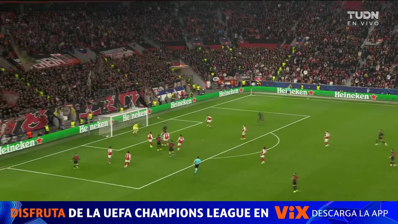 ¡Goool del Leverkusen! Raya había hecho una gran atajada, pero Andrich aprovechó el tiro de esquina para el 1-0