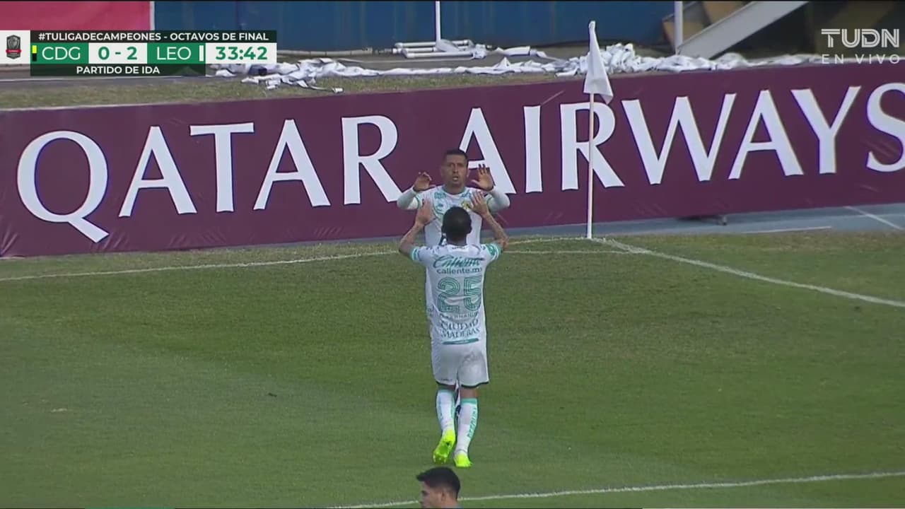 ¡Definición exquisita! Elías controla con derecha y anota el 0-2 de zurda