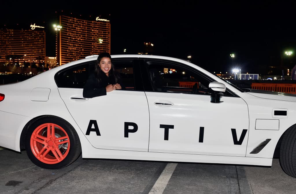 La empresa que menos paga a su trabajador medio, entre las analizadas por el WSJ, es el proveedor automovilístico 
<b>Aptiv</b>, con $7,402 en 2021, en línea con los dos años anteriores. Su empleado medio es un "trabajador a tiempo completo 
<b>localizado en México</b>, donde los salarios competitivos varían enormemente de los ratios por hora estándar en EEUU", según indica la compañía.