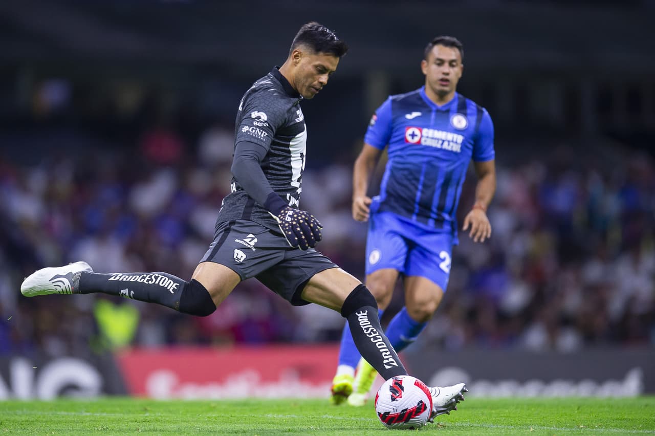 Cruz Azul y Pumas brindaron un partido entretenido y dramático en la vuelta de las Semifinales de la Concacaf Liga de Campeones celebrada en el Estadio Azteca.