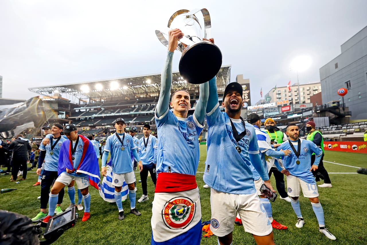 De NYC para Moscú: Jesús Medina se va como campeón al futbol europeo