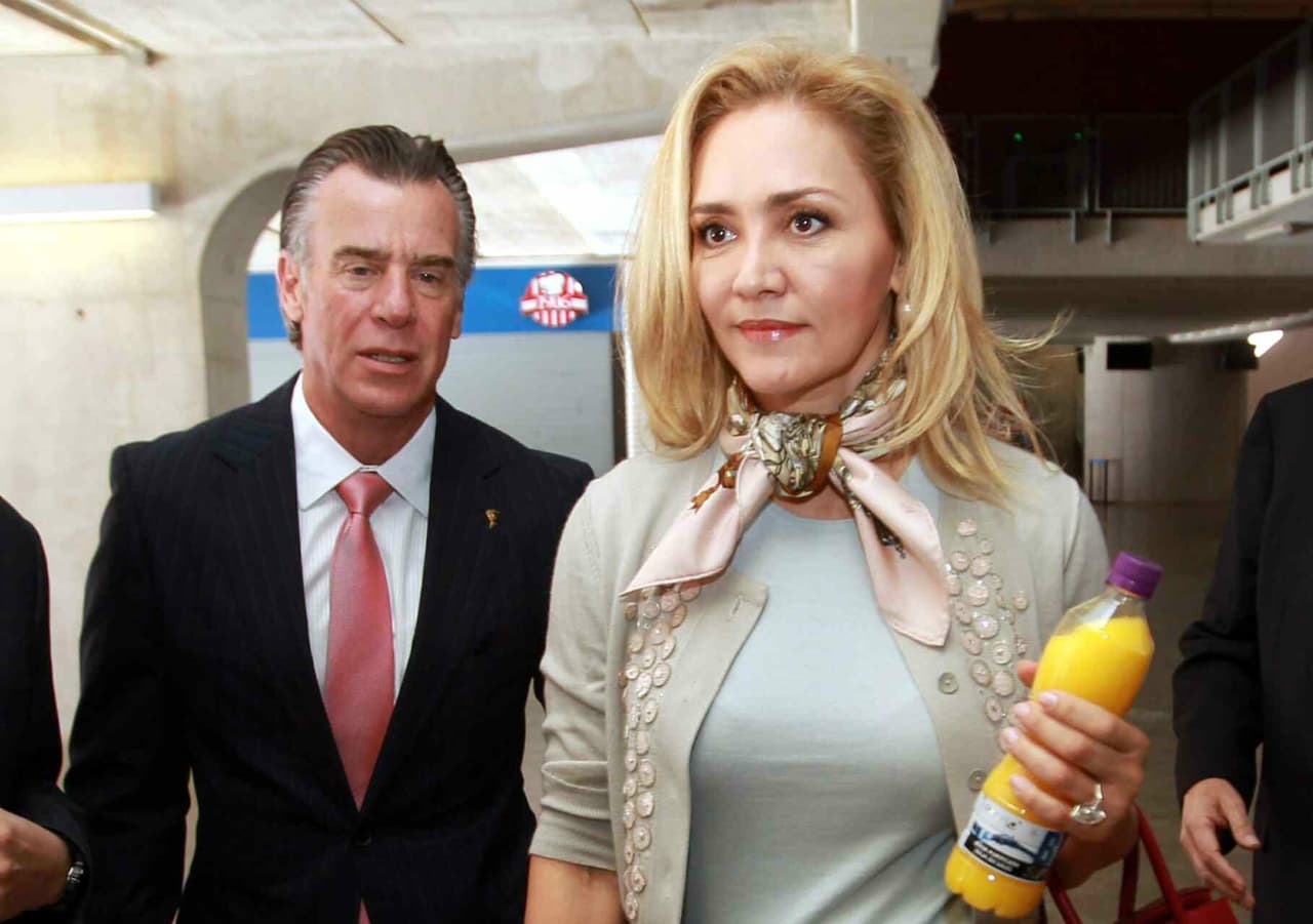 Juez falla en favor de Angélica Fuentes y anula su destitución 