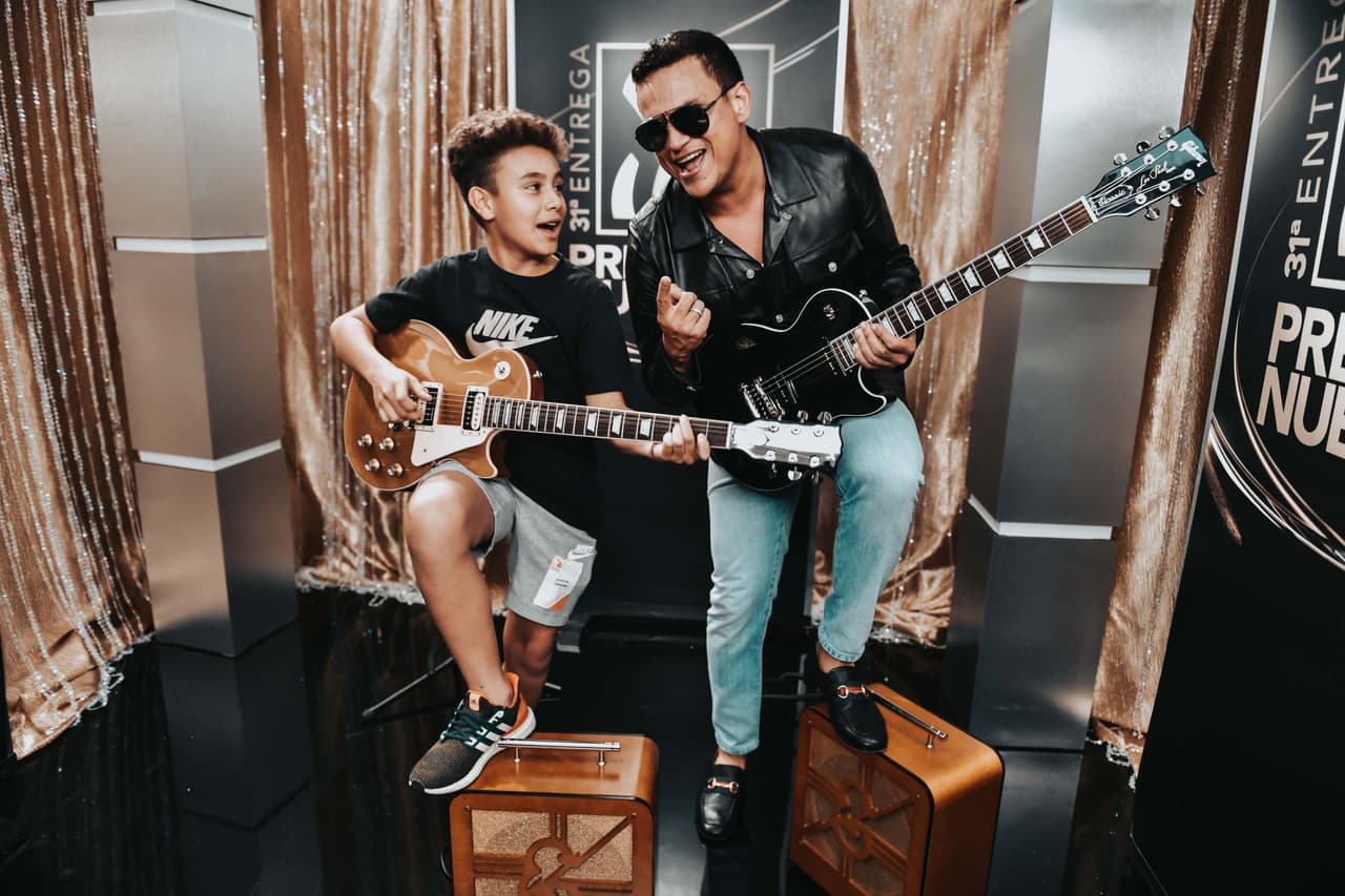 El único artista que llegó a los ensayos de 
<a href="https://www.univision.com/shows/premio-lo-nuestro">Premio Lo Nuestro 2019</a> con uno de sus hijos
<b> </b>fue 
<b>Silvestre Dangond</b>.