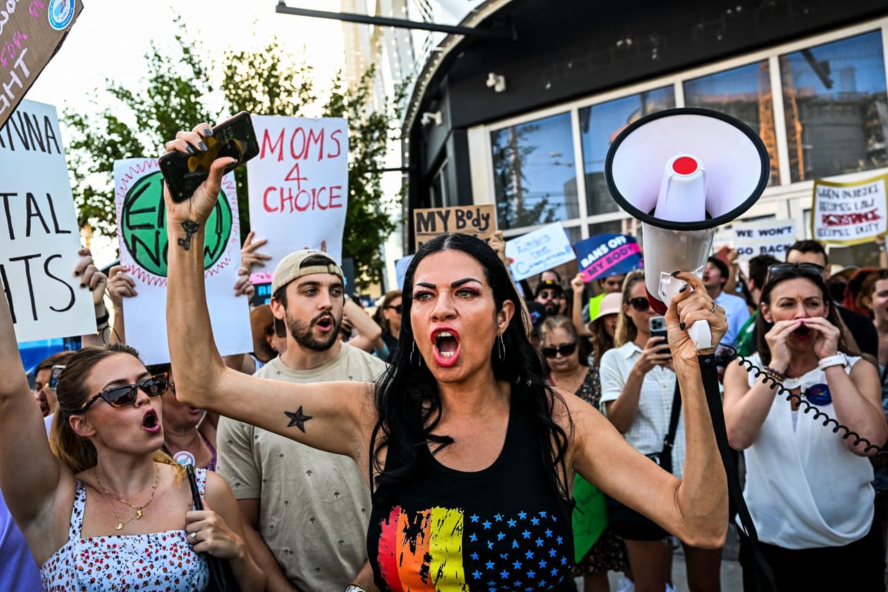 Muchas mujeres dijeron estar preocupadas por este fallo judicial y el retroceso para los derechos de las mujeres que dicen implicarían la decisión.
<br>