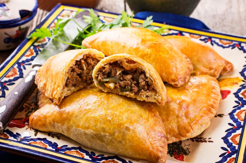 Empanadas de carne molida con vegetales.