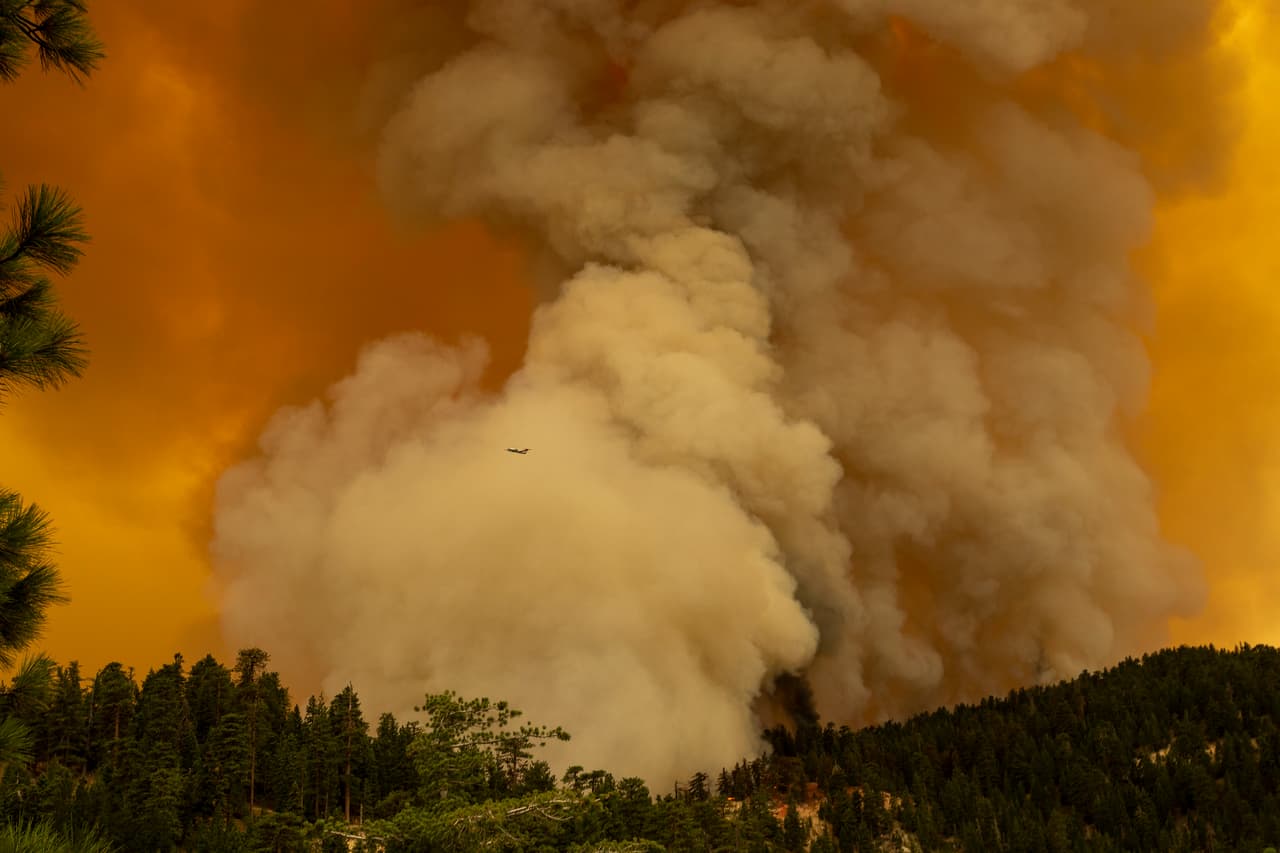 Extienden alerta por mala calidad del aire debido a grandes incendios en el sur de California