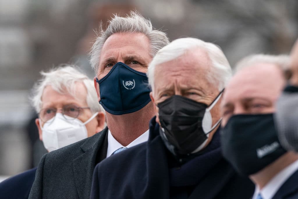 Destacados republicanos defienden ahora la necesidad de vacunarse contra el coronavirus