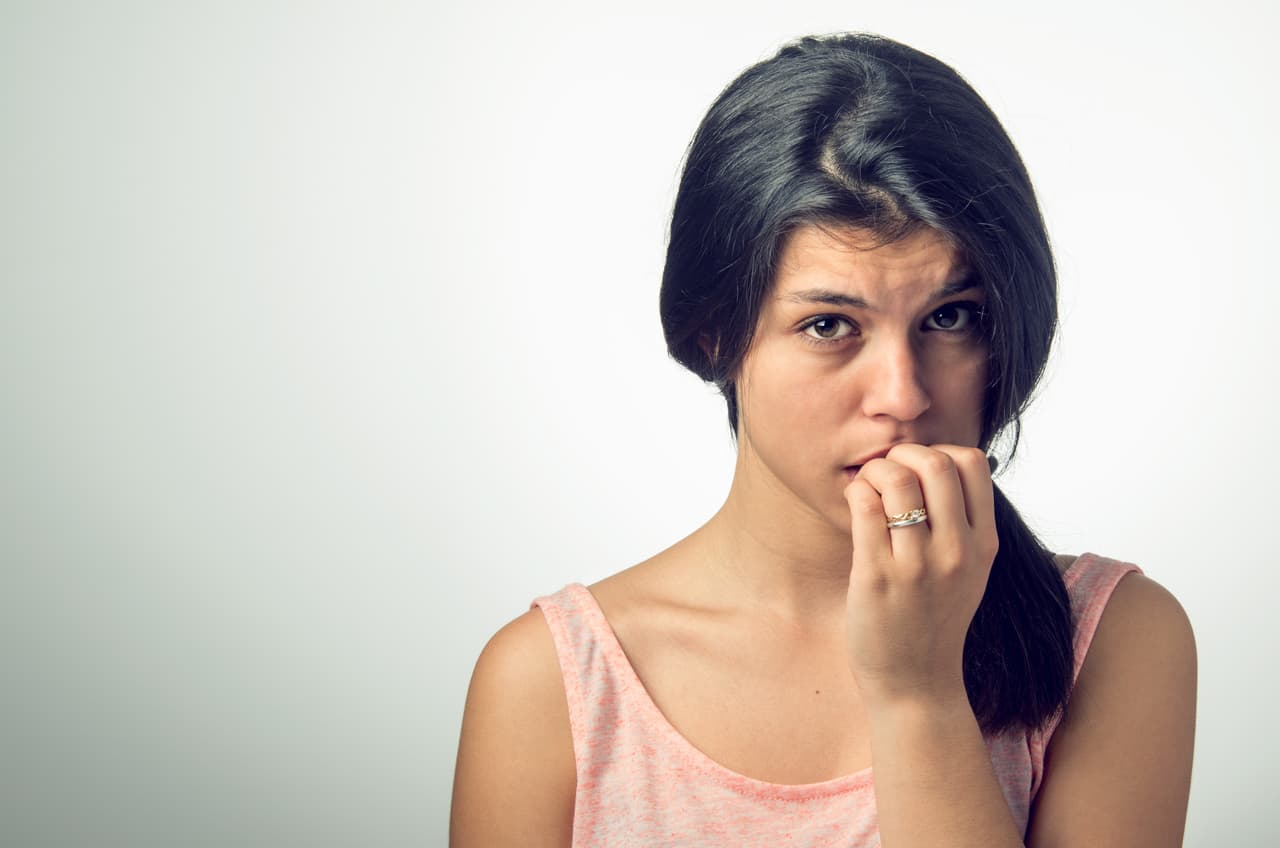 Piensas siempre muy cuidadoso como vas a reaccionar ante cada situación, principalmente por dos razones: una para no lastimar a los demás, pues consideras mucho los sentimientos ajenos, y segunda, porque muchas veces dudas el estar a la altura de las circunstancias.