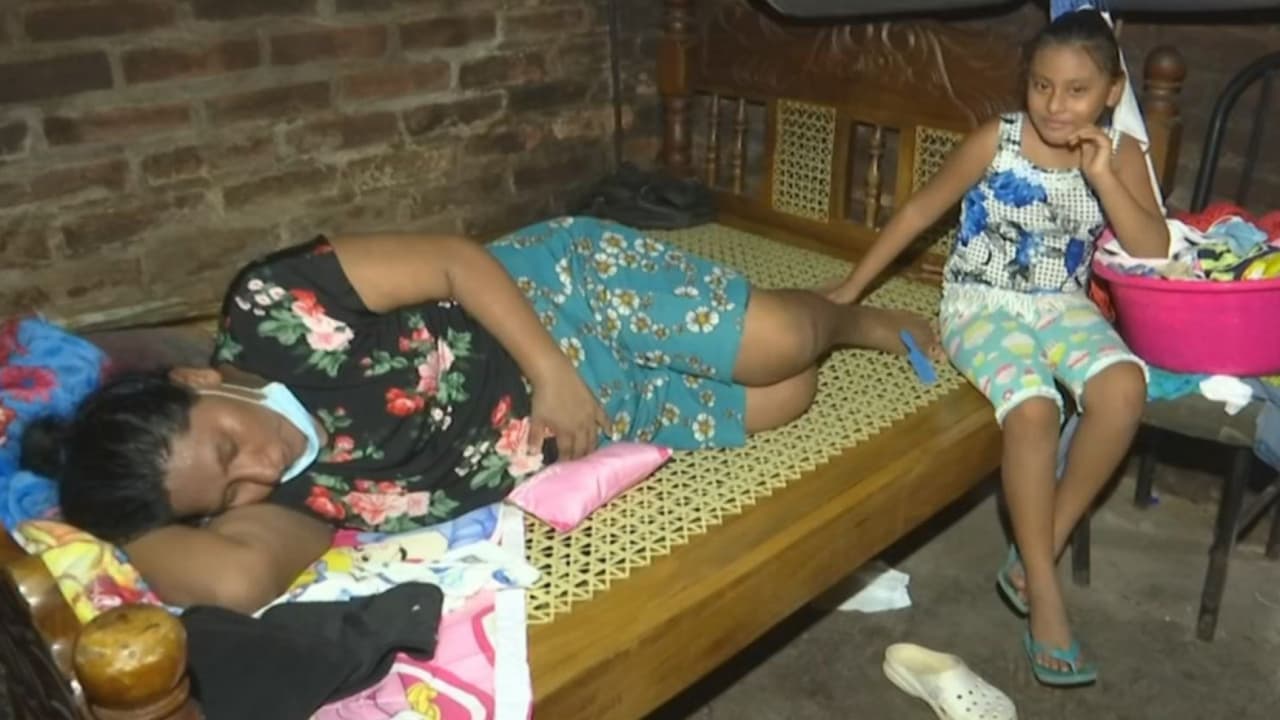 Esta madre necesita ayuda: la cesárea se le infectó y su casa está a punto de derrumbarse