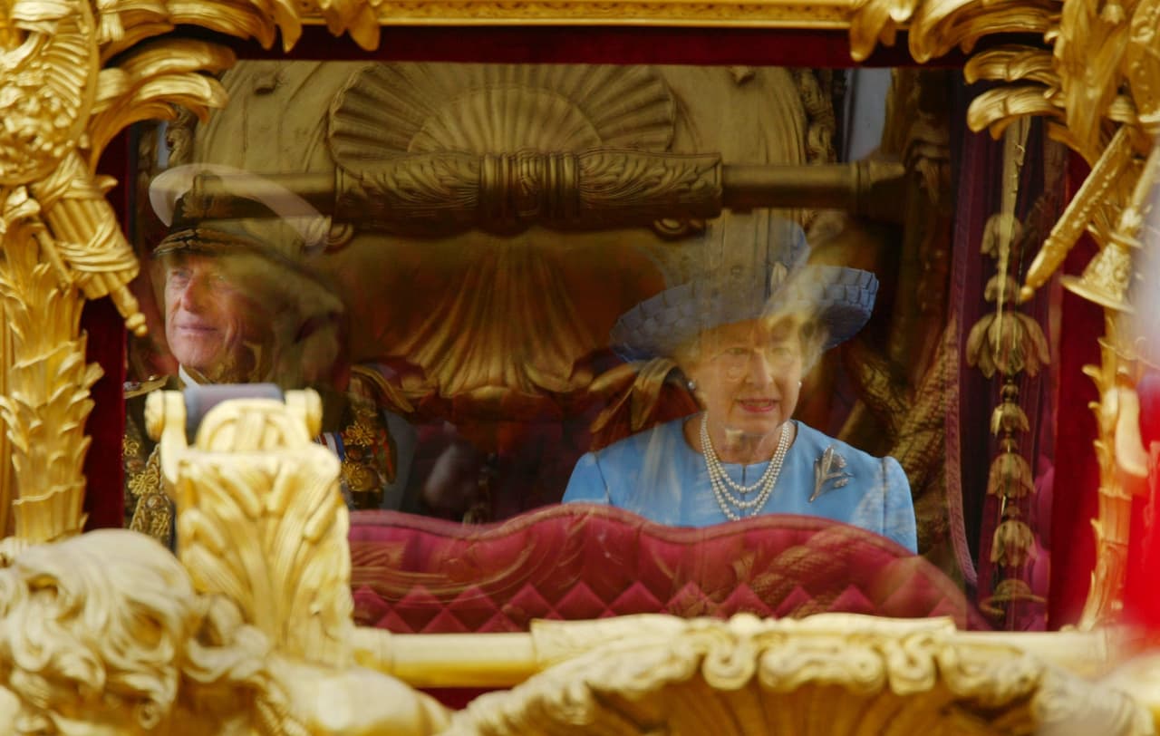 La reina Isabel II ha utilizado la Gold State Coach 
<b>sólo dos veces</b> durante los 65 años que ha durado su reinado (el más largo en la historia del Reino Unido). La primera vez en su coronación el 2 de junio de 1953 y la segunda durante la celebración de los 50 años de su reinado en 2002.