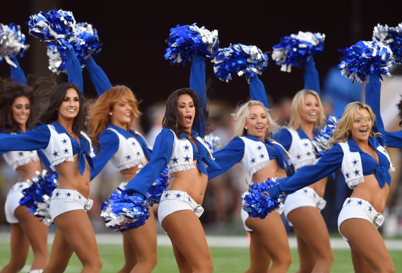 Los Dallas Cowboys y los Arizona Cardinals abrieron oficialmente esta noche la temporada de la NFL enfrentándose en el Partido del Salón de la Fama en el Tom Benson Stadium de Canton, Ohio en medio de un gran ambiente y los elegidos a ingresar en la Clase 2017.