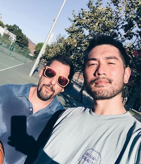 Luego, el actor protagonizó varios programas de televisión como 'Momo love', 'Never give up Dodo', 'God of war Zhao Yun' y 'Remembering Lichuan'.