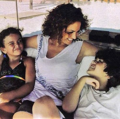 De su amor nacieron dos hijos: José Manuel y Lucero, que actualmente tienen 14 y 11 años, respectivamente.