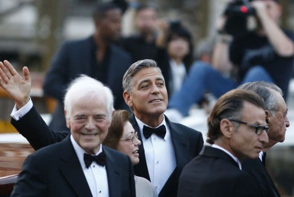 Grandes celebridades de Hollywood y familiares acompañaron a la pareja.