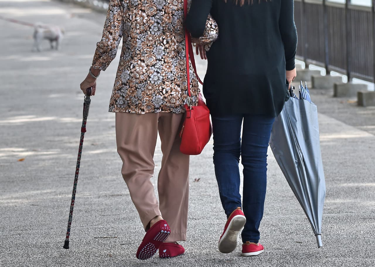 Las personas con demencia también tienen más probabilidades de ir a la sala de emergencias y ser hospitalizadas si sus cuidadores no están preparados para el trabajo.