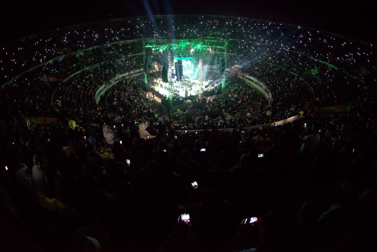 Así lució la plaza de toros, para escuchar los éxitos del cantante sinaloense.