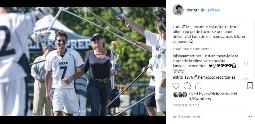 El 10 de noviembre de 2018, Emiliano Zurita publicó tres fotografías donde aparece junto a su mamá.