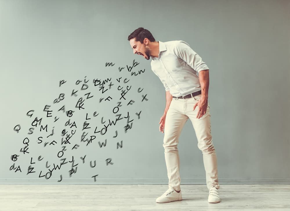 <b><u>Aries</u></b>
<br>
<u>Atiende tu expresión oral</u>
<br>Existe un pensamiento que te viene muy bien: las palabras son como las flechas, una vez lanzadas no se pueden recoger y terminan causando daño al llegar a su objetivo. Se aplica a tu forma de ser, pues eres un signo muy espontáneo y directo, lo cual es maravilloso, sientes seguridad en ti mismo y eres sincero y honesto, no te gusta andar con rodeos ni engañar a nadie. Esas son estupendas cualidades, pero, por otra parte, en ese afán de ser claro y preciso muchas veces sueles herir a los demás al emplear palabras hirientes, tal vez dichas en un mal momento, bajo un estado emocional fuerte, pero que luego crean problemas ya que las palabras fuertes, quien las recibe, las puede perdonar, pero no olvidar.
<br>