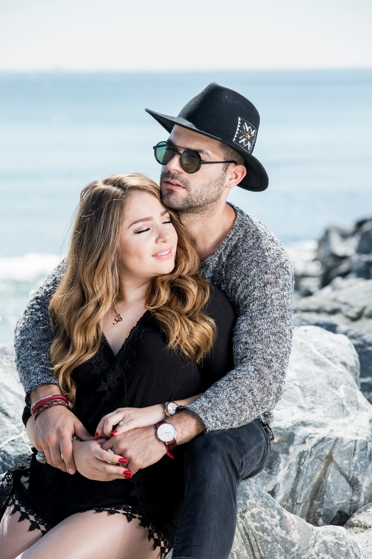 Ella confensó que debido a que hablan muy rápido y muy alto.