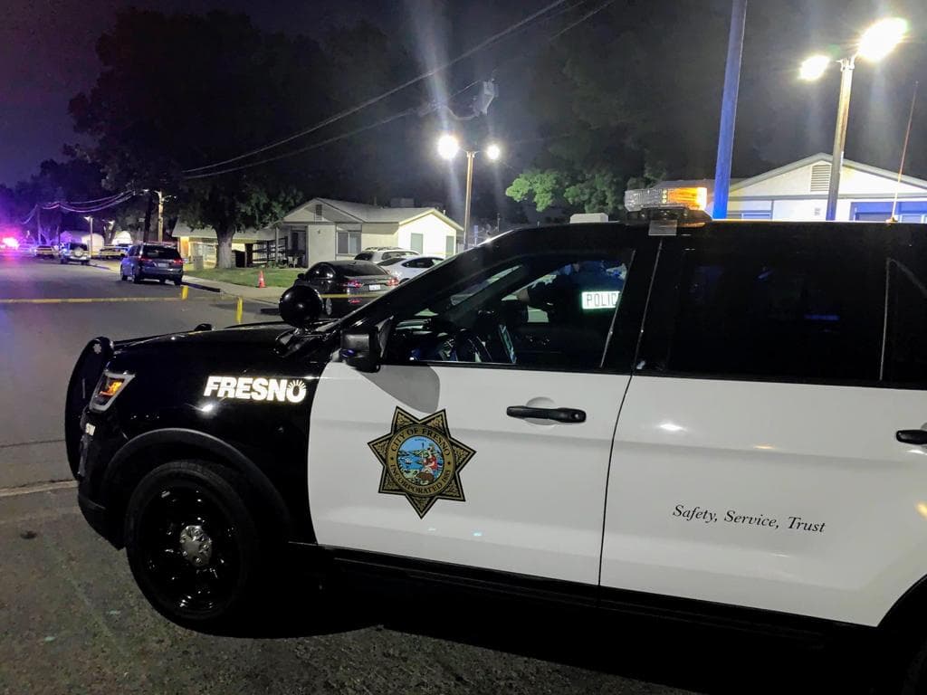 Tiroteo en medio de una fiesta de cumpleaños infantil deja tres personas heridas en Fresno