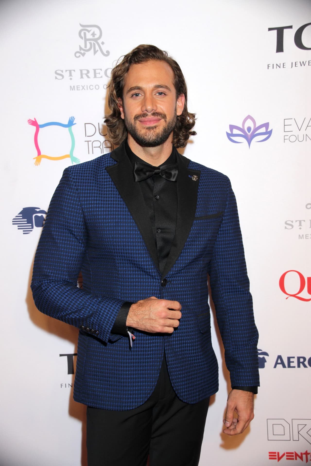 Agregó que: "Si quisiera tener un hijo, lo tendría yo; pero pues está complicado", sobre todo por cuestiones económicas y de tiempo, agregó. "Un hijo es una decisión muy importante y no estoy para tener ese tipo de responsabilidades", insistió.