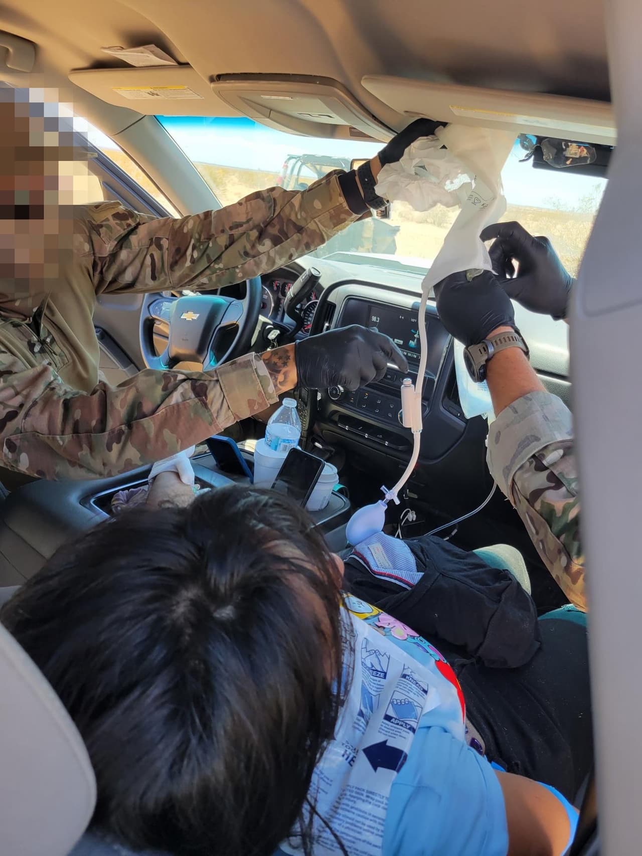 Seis inmigrantes pueden contar su historia después de perderse en el sofocante desierto al sur de Yuma el pasado martes por la tarde. BORSTAR respondió a una llamada de ayuda al 911 y asistieron para ayuda para salvar vidas. Los agentes trataron al grupo de mexicanos por deshidratación y enfermedades relacionadas con el calor.