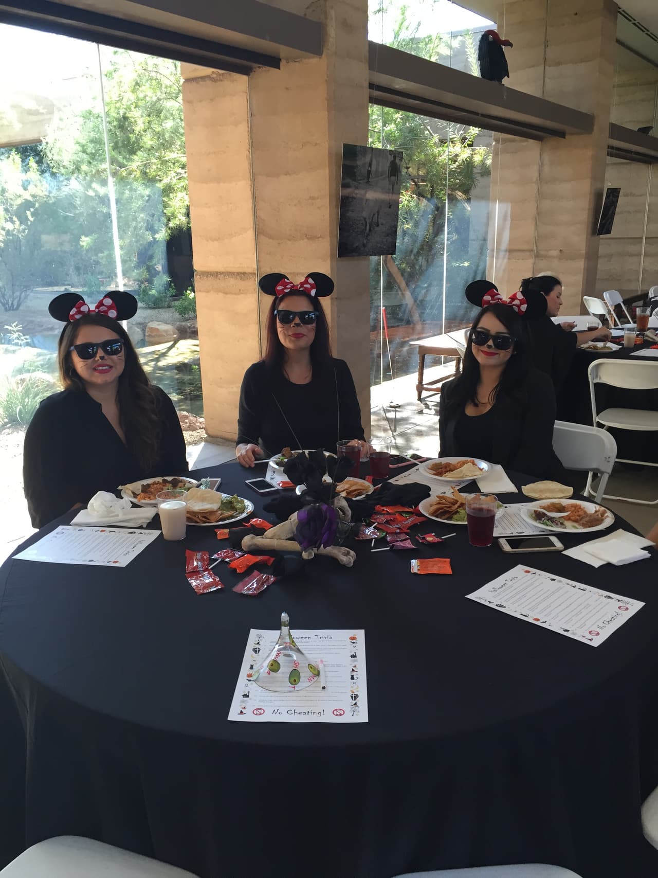 Disfraces, concursos y mucha diversión en la celebración de Halloween en Univisión Arizona.