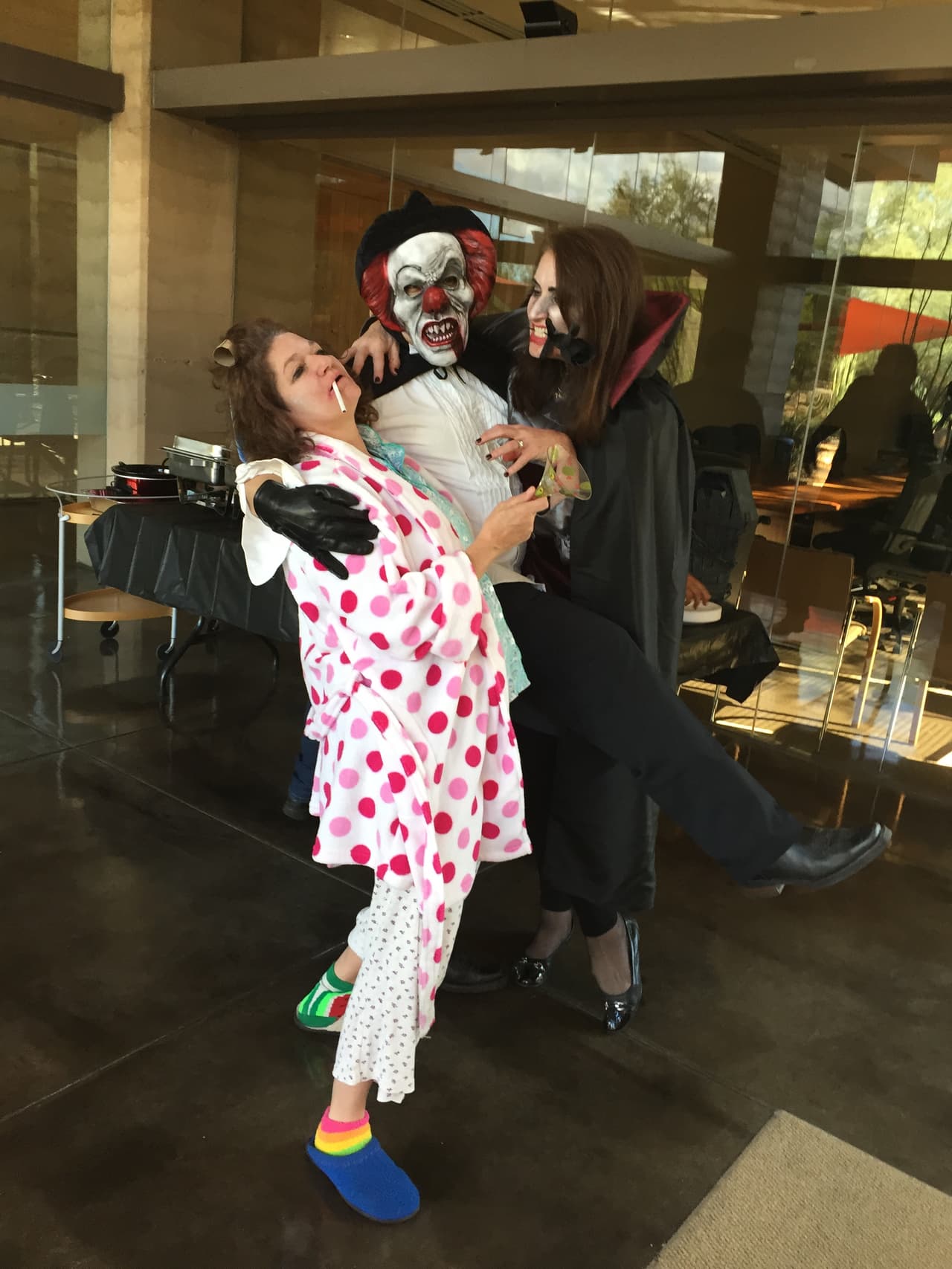 Disfraces, concursos y mucha diversión en la celebración de Halloween en Univisión Arizona.