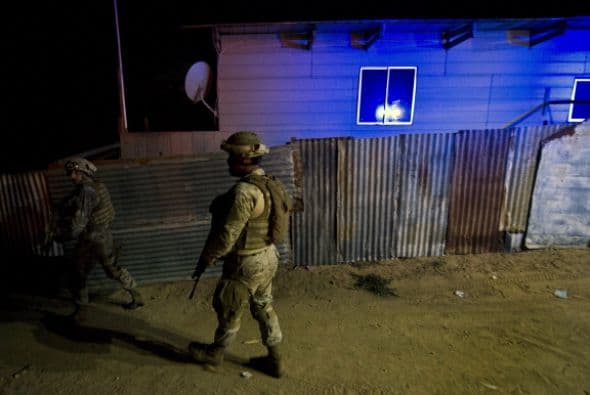 Y el fuego amenaza a sectores habitacionales del vecino Cerro de La Cruz.