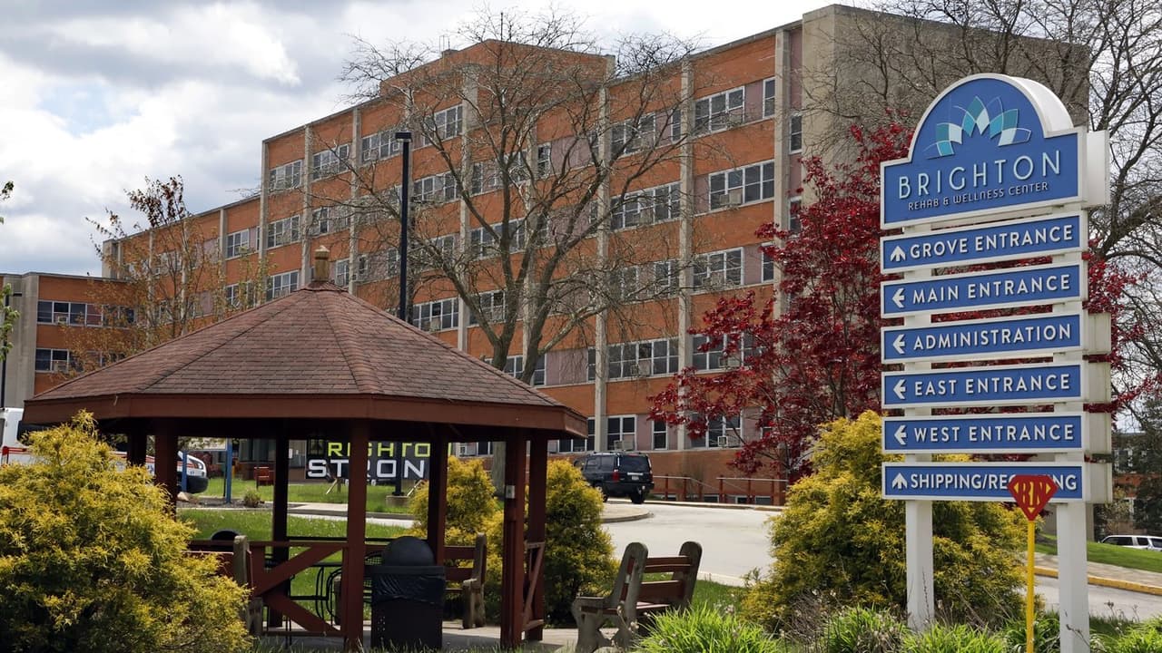 Agentes federales ejecutan órdenes de registro en varios hogares de ancianos en Pensilvania 