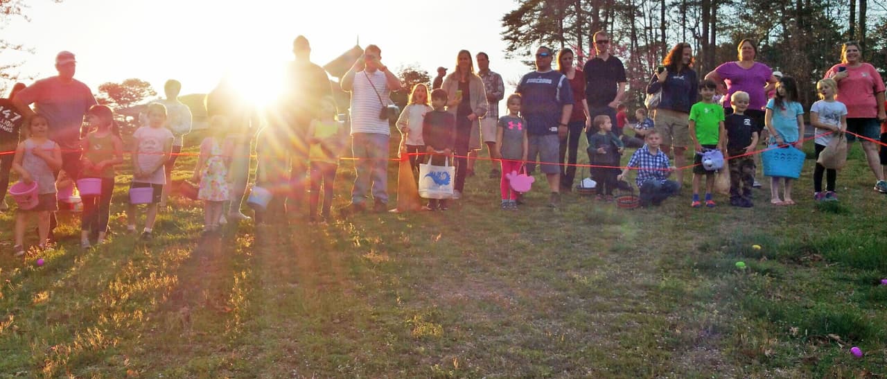 <a href="https://explore.gastateparks.org/info/233754?s=0.0.0.5&c=26879039"><b>Sunset Easter Egg Hunt at Tallulah Gorge State Park (7 de abril)</b></a>. Celebra la Pascua con artesanías, palomitas de maíz y una búsqueda de huevos al atardecer para niños de 0 a 12 años.