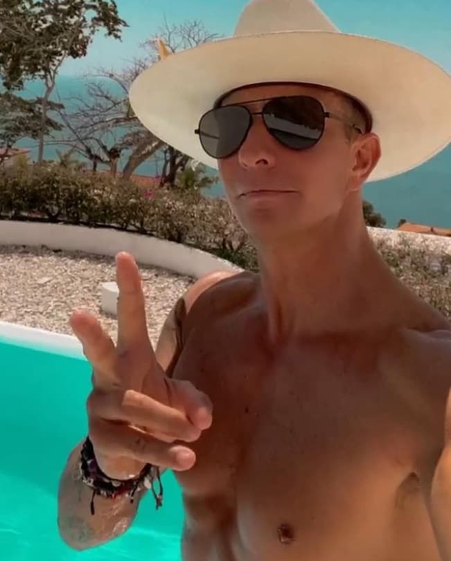 Uno de los momentos que le ocasionaron risas a Erik Rubín, fue cuando se le preguntó qué pensaba sobre el ser considerado como 'El Don Juan del espectáculo'.