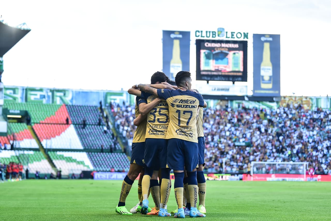 Los descuidos en la recta final del primer tiempo se quedaron cerca de convertirse en goles de Pumas. Los del Pedregal encontrarían el 0-2 sobre la hora con un frentazo de Gustavo Del Prete, quien se estrenó como goleador en la liga.