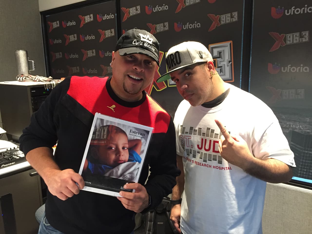 Todo esto lo hacemos para que niños como Estevan tengan una esperanza. 
<br>
<br>
<b>Aún puedes ayudar, <a href="www.stjude.org/radio/UVN">DONA AQUÍ</a></b>