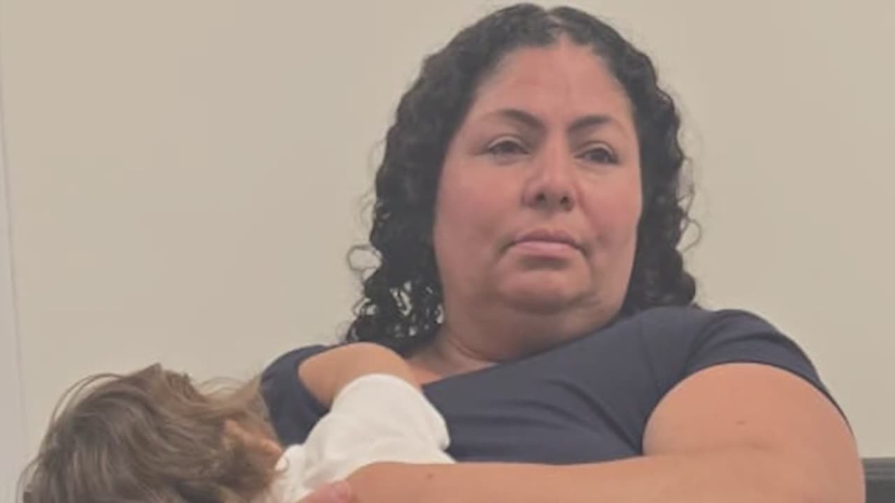 Emotivo reencuentro: madre capturada por ICE se reúne con su hijo tras dos meses de separación