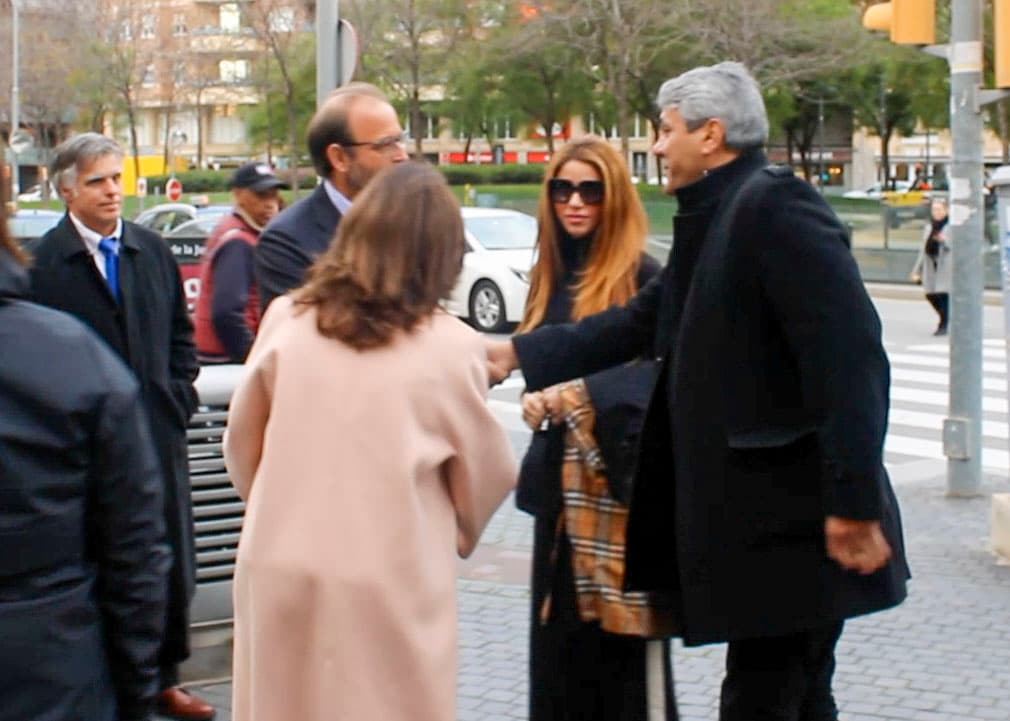 El pasado miércoles 30, Lorena Vázquez desmintió que la cantante y el exfutbolista estipularon que tenían prohibido que 
<b>sus parejas futuras convivieran con Sasha y Milan</b>.
<br>