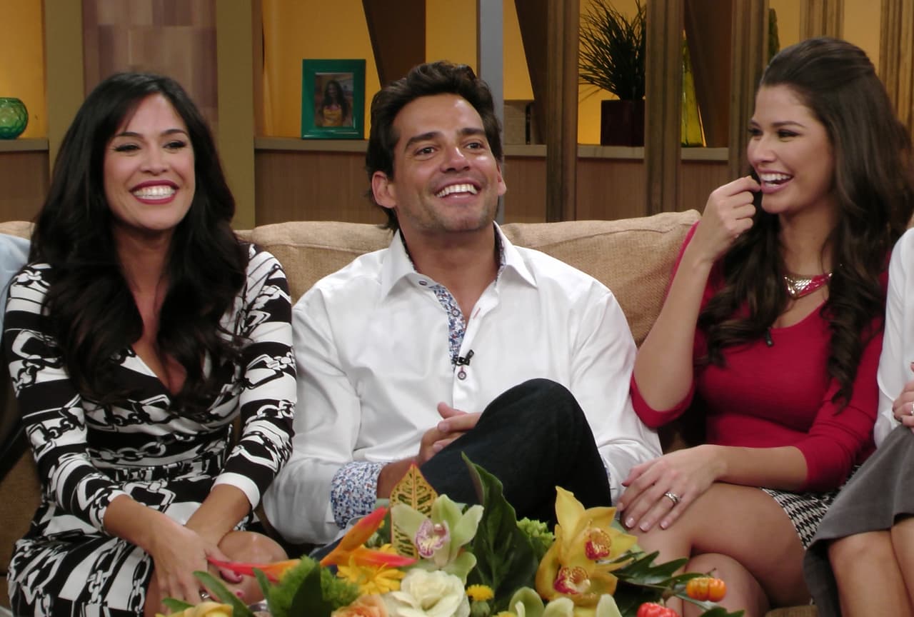 Karla y Ana nerviositas con la visita del guapísimo Cristián del Fuente.