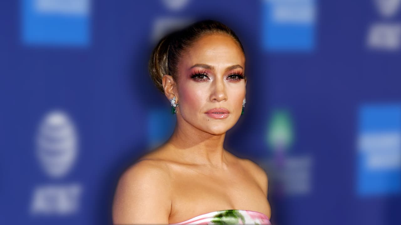 JLo fue merecedora del 'Look de la semana' por el vestido que usó en el Festival de Cine de Palm Springs