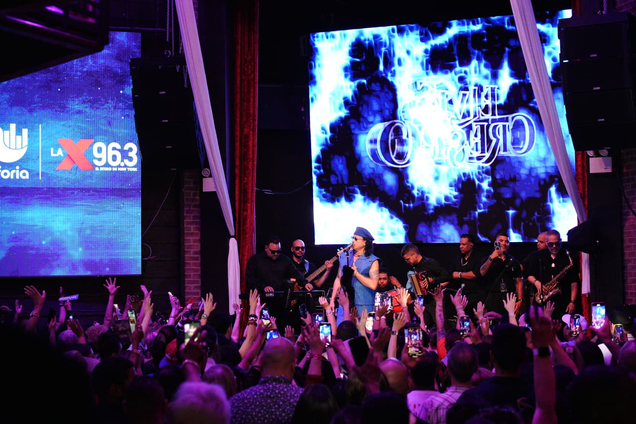 Elvis mezcló clásicos con canciones de 
<i>Poeta herí'o</i> que nos pusieron a bailar sin parar.