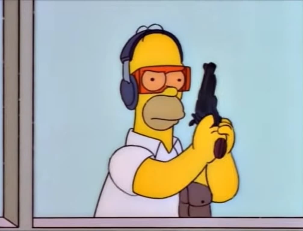 <b>5. 'The Cartridge Family'</b>
<br>En este episodio de la novena temporada Homero compra un arma para proteger a su familia, pero todo se sale de control cuando comienza a hacer un uso irresponsable de ella.