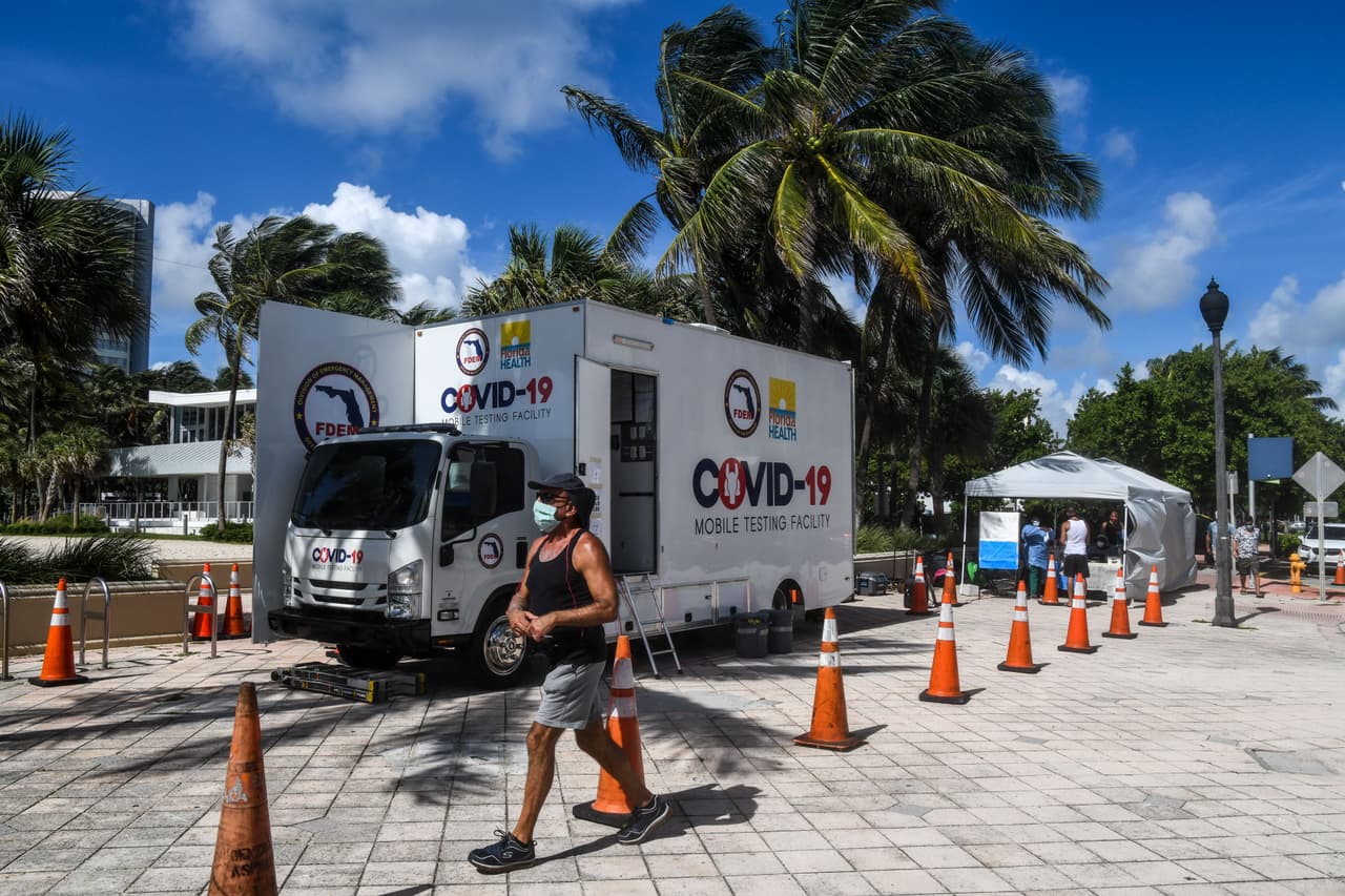 El Departamento de Salud de Florida reportó en su informe del jueves que los casos de coronavirus en el condado Miami-Dade llegaron a 180,497, tras un día en que se sumaron 853 nuevos contagios. 
<br>