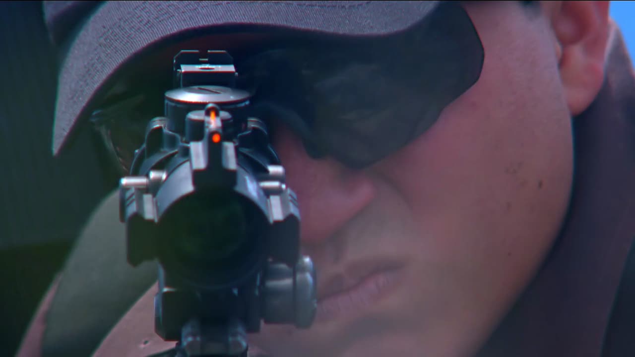 Para su buena suerte, la policía ya estaba detrás de ellos y logró salvarlos.