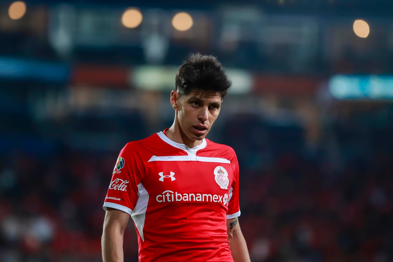 El argentino Pablo 'Pitu' Barrientos no va más en el Toluca. Su nuevo equipo es el Nacional de Uruguay.