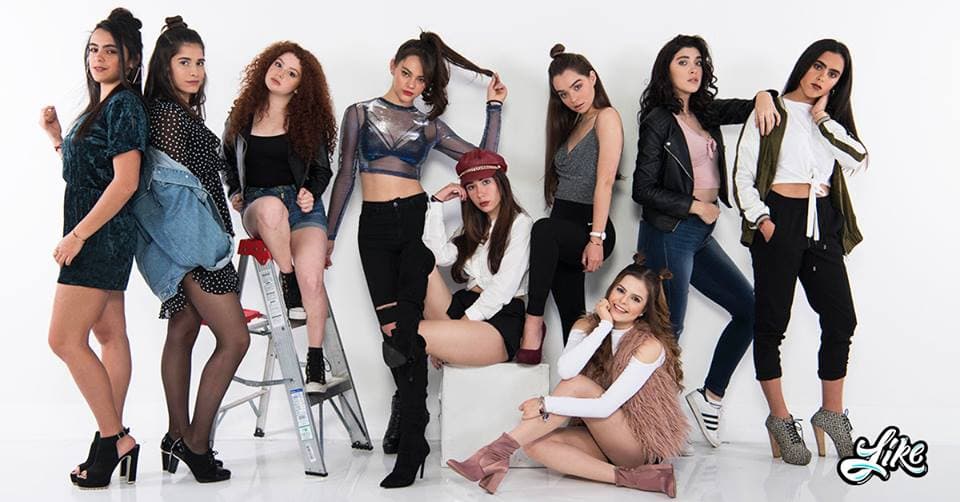 All igual que 'Rebelde', en 'LIKE', se formará un grupo similiar a ' RBD' , con el que se planea planean realizar conciertos masivos a nivel internacional.
