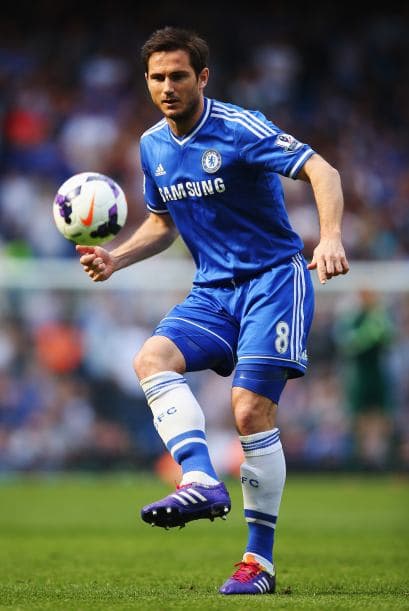 FRANK LAMPARD - Lampard no ha estudiado ninguna carrera universitaria como los demás futbolistas que hemos citado, pero el médico del Chelsea, decidió someterlo a un test de inteligencia. Su sorpresa fue mayúscula ya que Lampard obtuvo un CI de 160 puntos. igual al de Einstein.