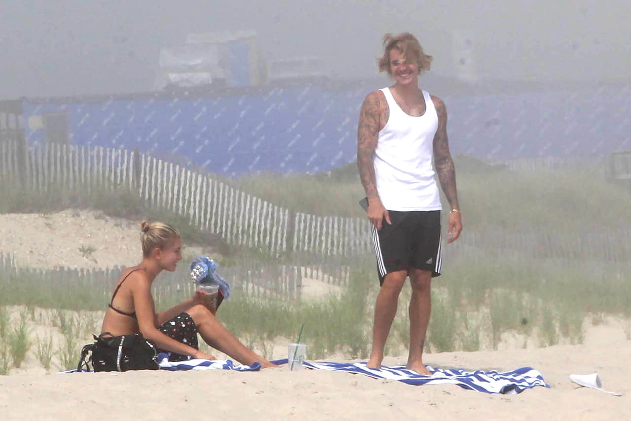 Cuando Justin tiene romance nuevo, a veces se hace un tatuaje para acompañar este momento en su vida.