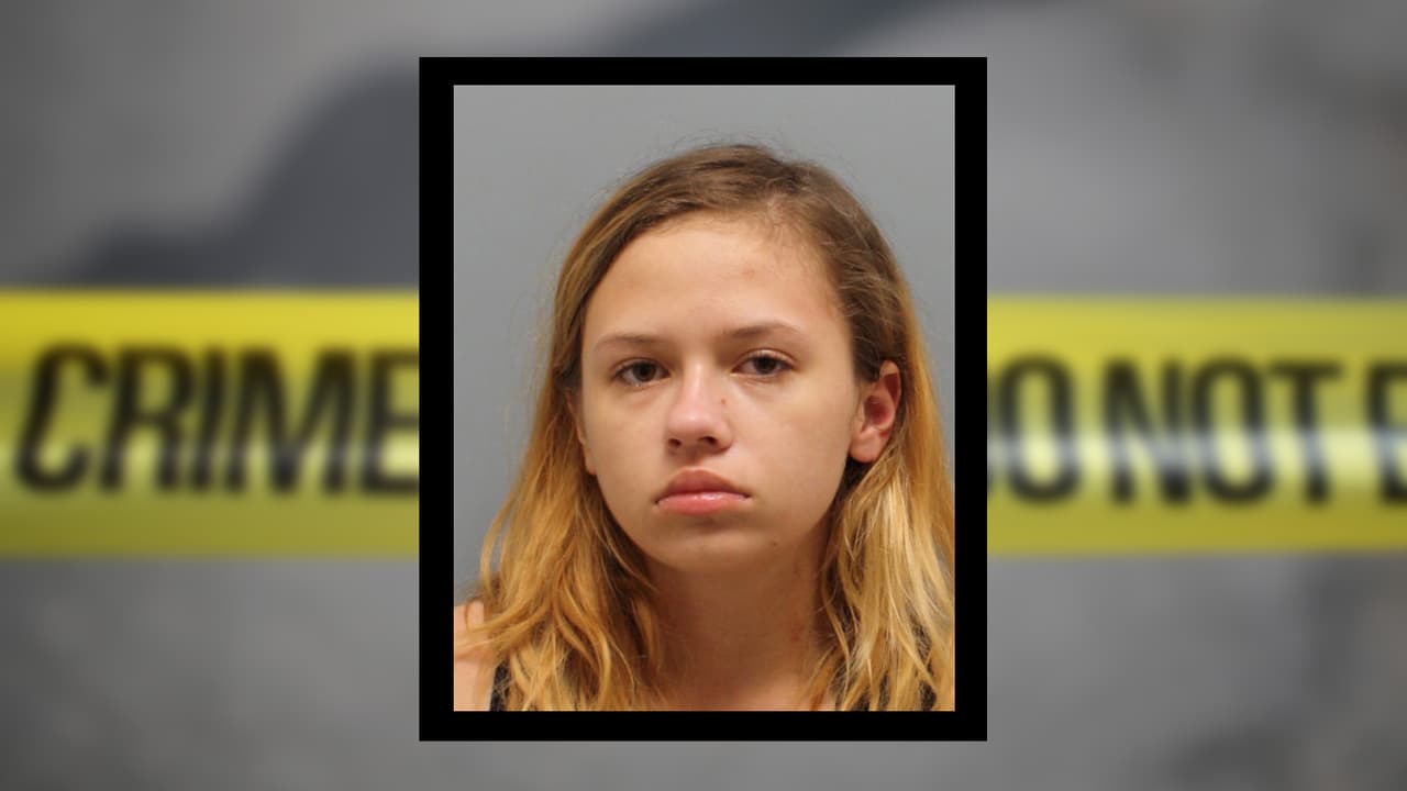 Buscan a sospechosa de matar a un hombre al prenderle fuego al noreste de Houston