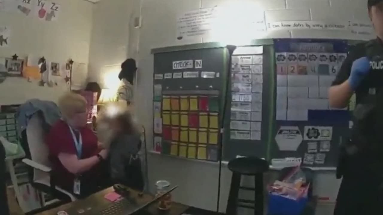 Revelan video de cámara corporal del niño de seis años que le disparó en el pecho a su maestra en Virginia