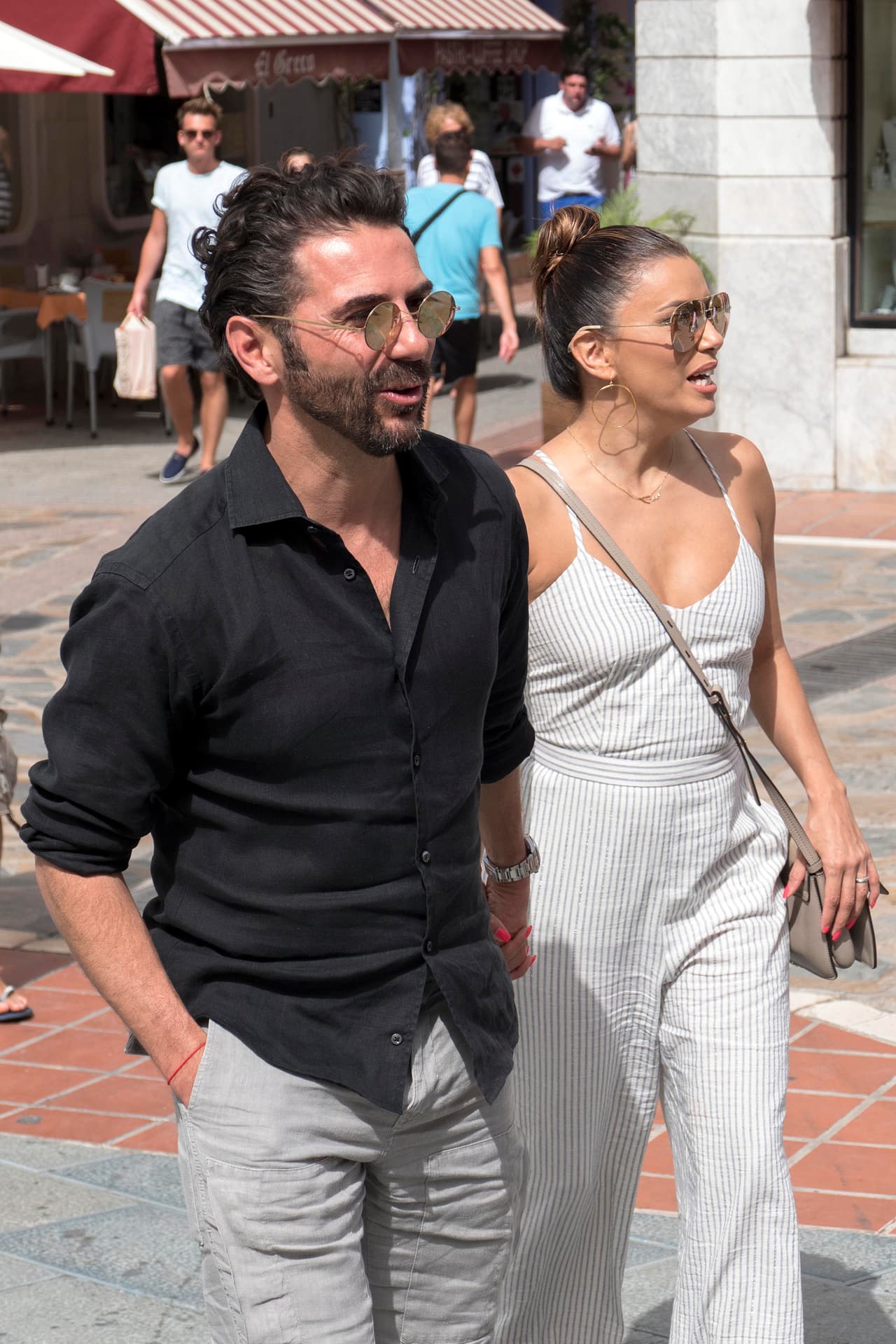 En el festejo, Eva y Pepe estuvieron acompañados por familiares y amigos entre los cuales se encontraban algunas personalidades como Ricky Martin y su novio, Jwan Yosef; David y Victoria Beckham; Melanie Griffith, y el actor Mario Lopez y su esposa.