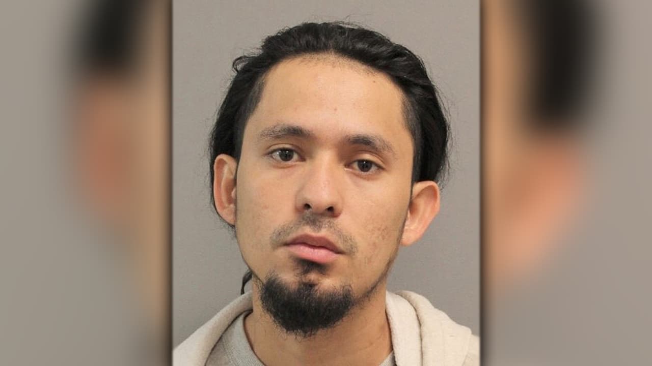 Tiene 25 años y está preso bajo cargos de agresión sexual agravada a una niña de 12